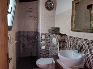 adami koroneiki bathroom cottages